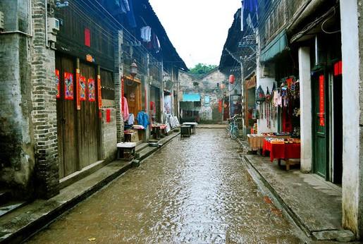 乐业公路养护中心迅速开展公路除雪保通